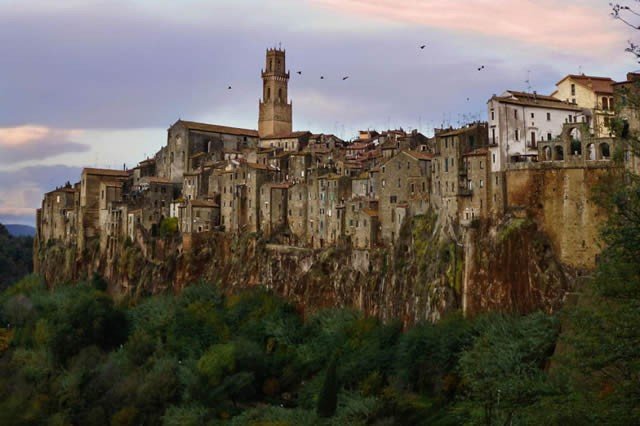 Pitigliano Grosseto Cliff-side Town