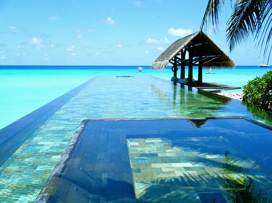 One & Only Reethi Rai Infinity Pool